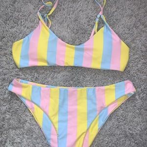 Scoop neck stripped bikini